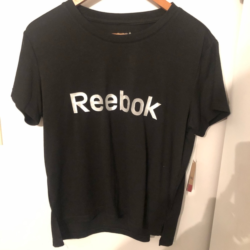 Reebok glow crop tee size medium women’s black